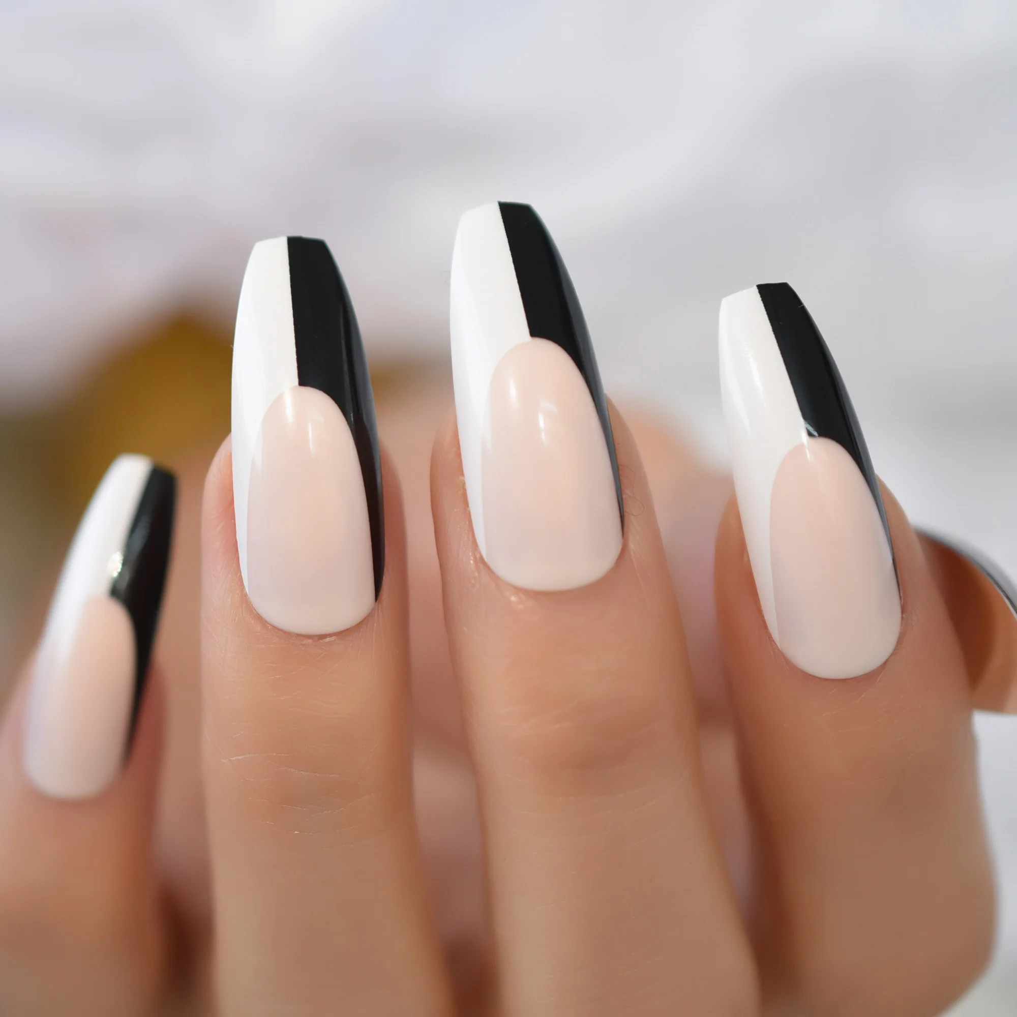 Lange doodskist nep-nagelset naakt driekleurige stiksels faux ongles voor make-up met manicure lijmstickers