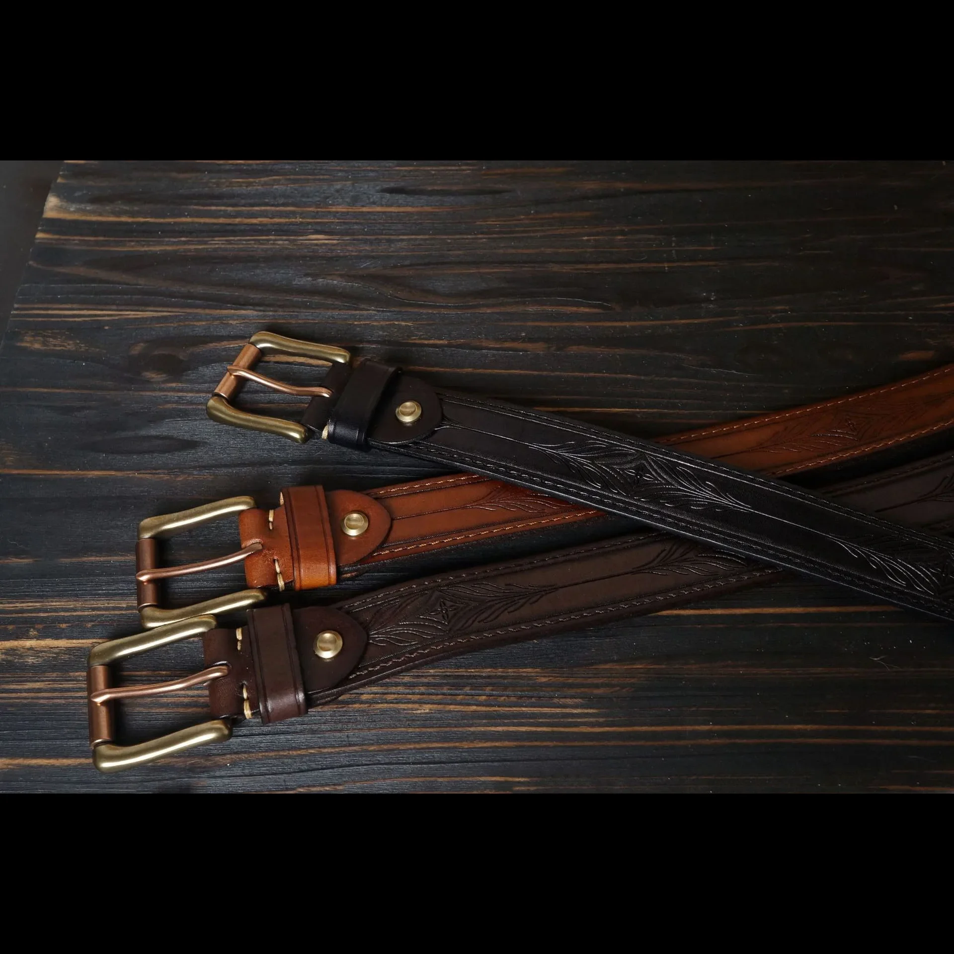 

6mm Thickened Carved Vintage American Style Leather Belt with Solid Brass Buckle 38mm Width