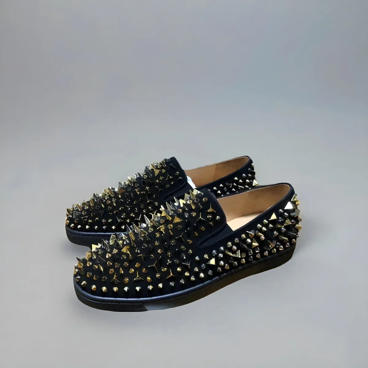 

Luxury Low Top Red Bottom Shoes For Men Trainers Driving Spiked Black Suede Genuine Leather Messy Gold Rivets Flats Sneaker