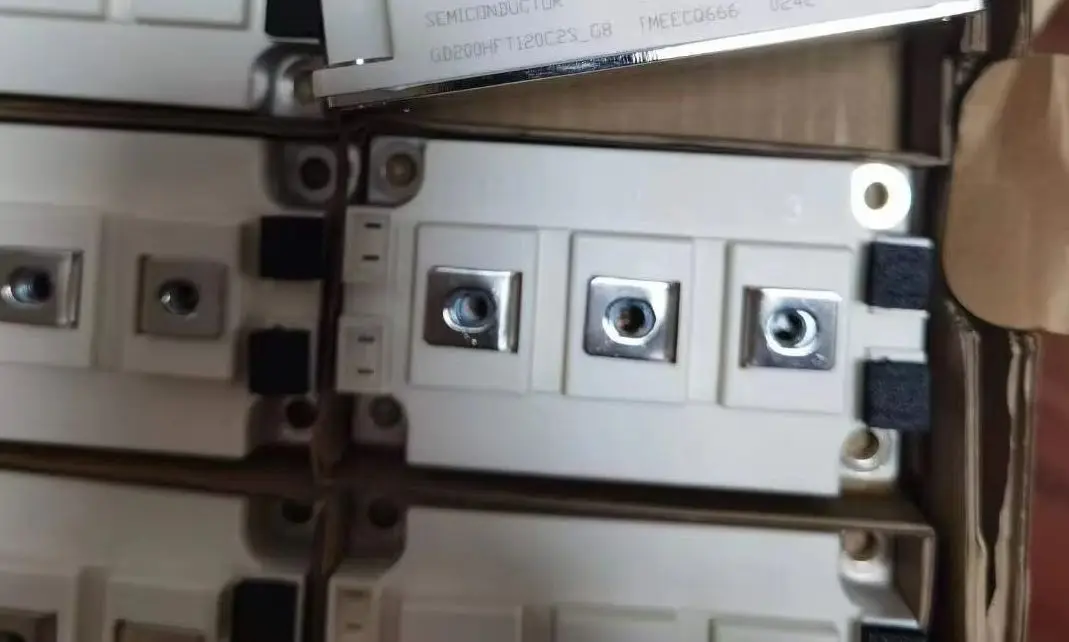 

GD150HFT120C2S_G8 GD150HFX120C2S GD150HFU120C2S GD150HFF120C2S GD150HFL120C2S GD150HFY120C2S 150A/1200V IGBT МОДУЛЬ НОВЫЙ ОРИГИНАЛ