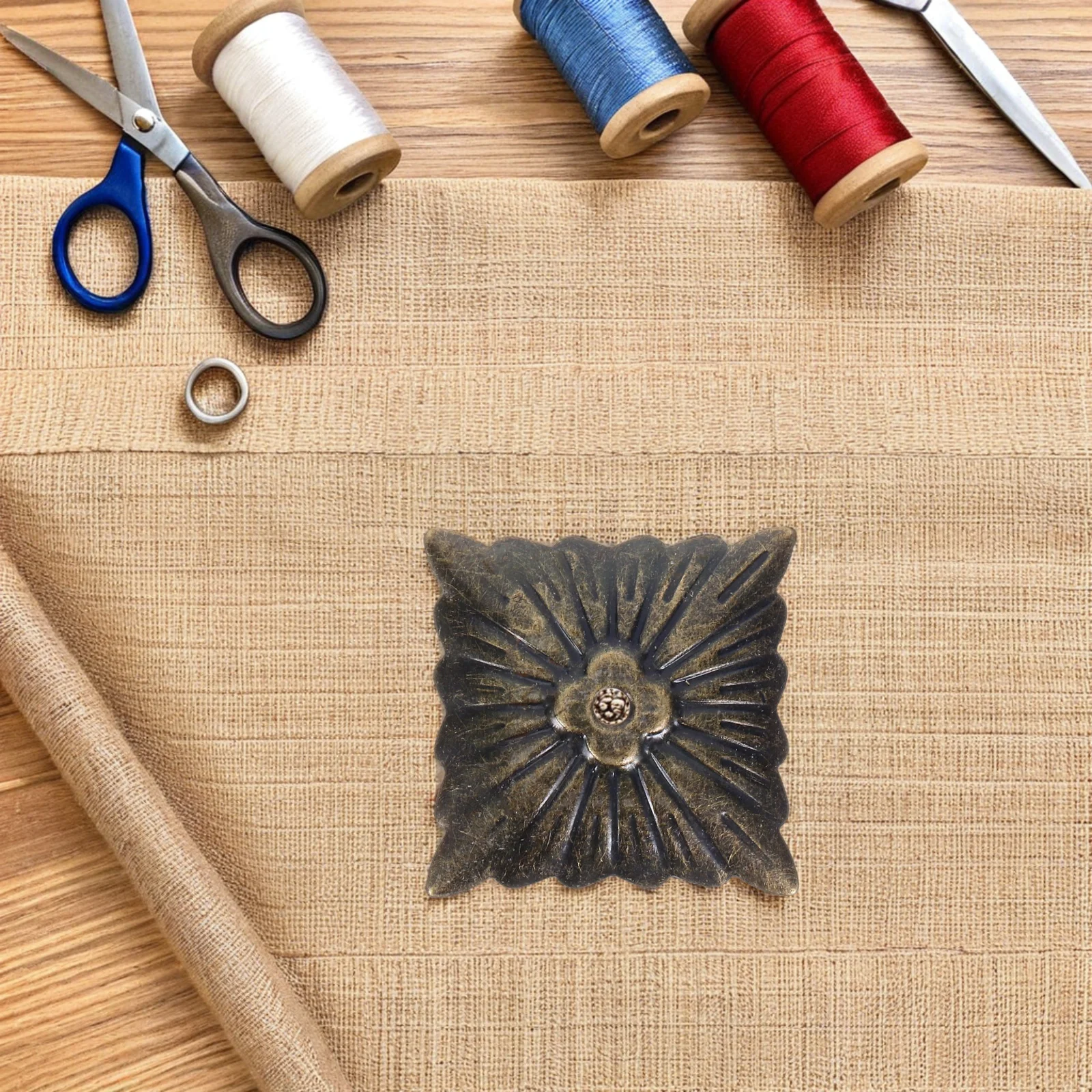 

200Pcs Decorative Upholstery Nails Tacks for Furniture Sofa Chair Bed Vintage DIY Home Decor Sofa Tacks