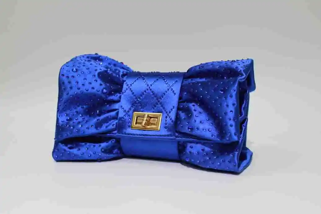 أنيقة مطوي سيدة القوس حقيبة مربعة صغيرة تصميم المتخصصة مع اليد الماس عقد مأدبة الحزب