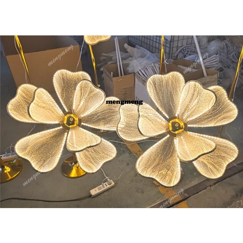 

Giant White Mesh Flower Decorations 3D Hollow Petal Large Roma Style Props for Wedding Backdrop Mall Window Party Stage Display