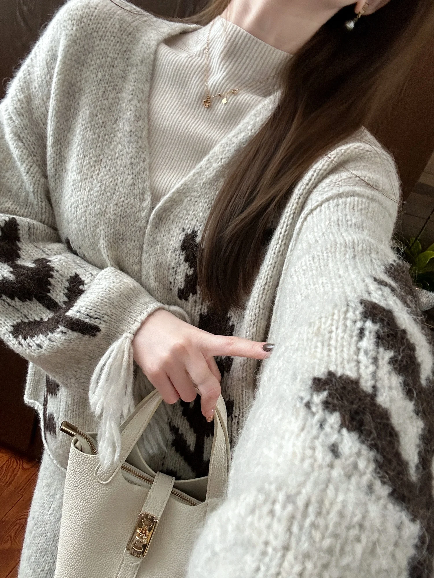 

You See Pomelo Универсальный вязаный открытый кардиган с v-образным вырезом и ленивым цветочным принтом, женский осенний мягкий удобный кардиган с геометрическим узором для поездок на работу