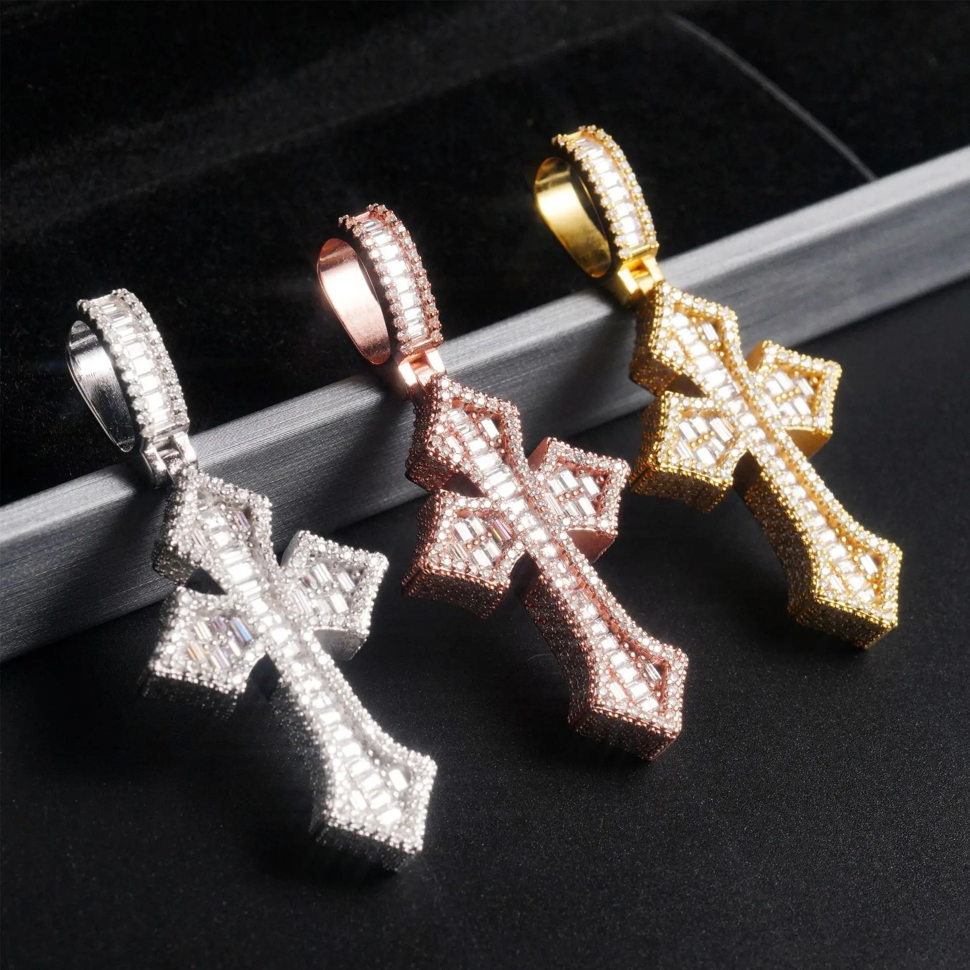 Diamond Hair Trading S925 Silver Moissanite Cross Pendant Necklace Tested in Seconds Diamond Pen Hip Hop Male Female Same Style