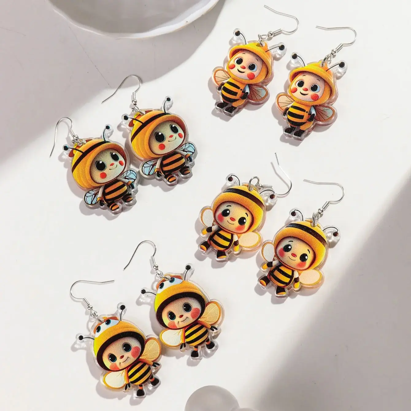 Lovely Acrylic Hone… - image