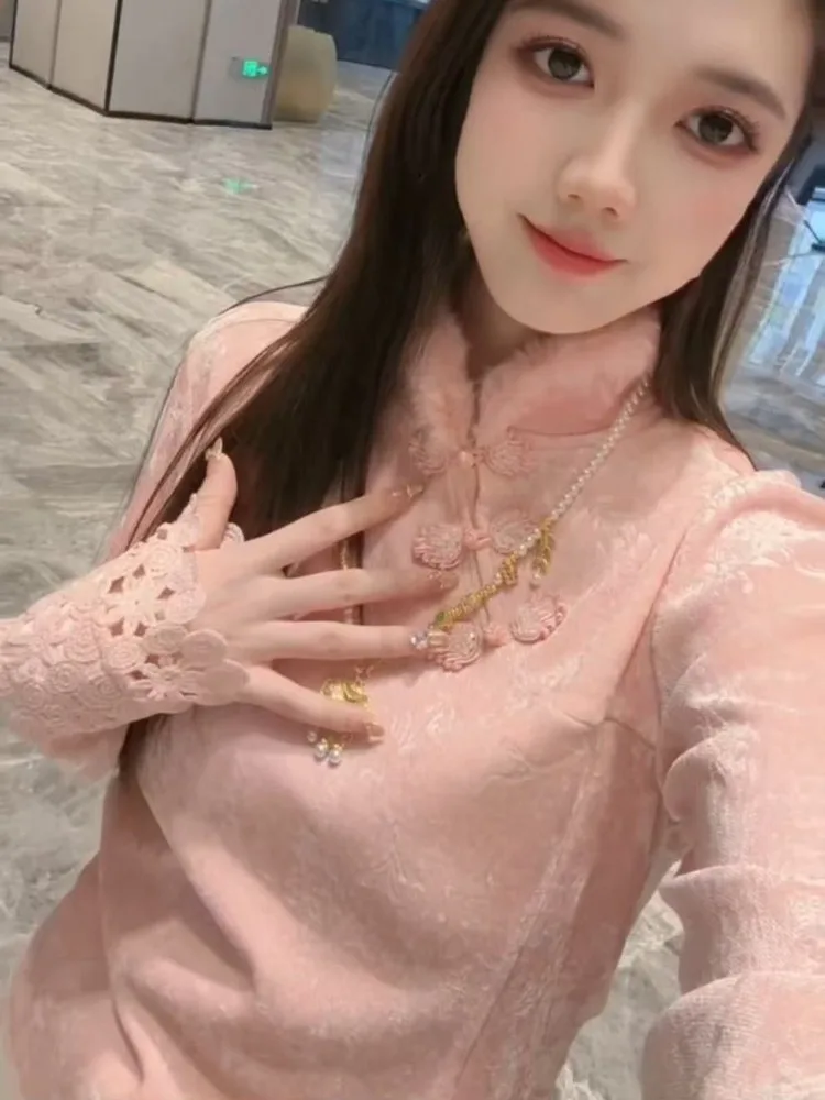 New Chinese Style Women's Thick Velvet Bottoming Shirt 2026 Autumn Winter, Frog Button Lace Patchwork, Fashion Slim Elegant Top