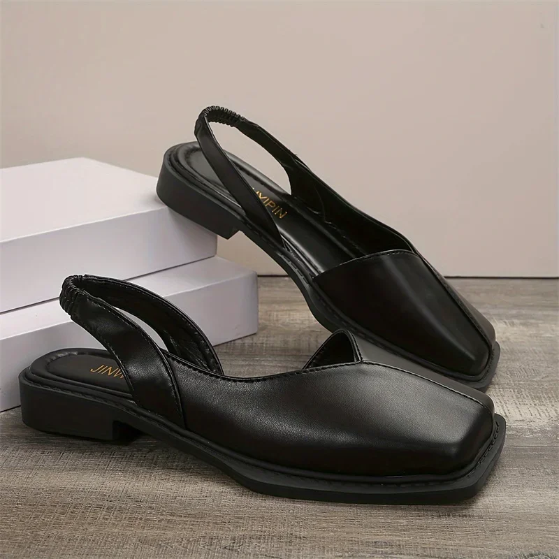 صنادل جلدية لأصبع القدم للنساء 2024 أحذية جديدة مسطحة القاع بمقدمة مربعة، ملابس خارجية كلاسيكية، شباشب شاطئ مضادة للانزلاق