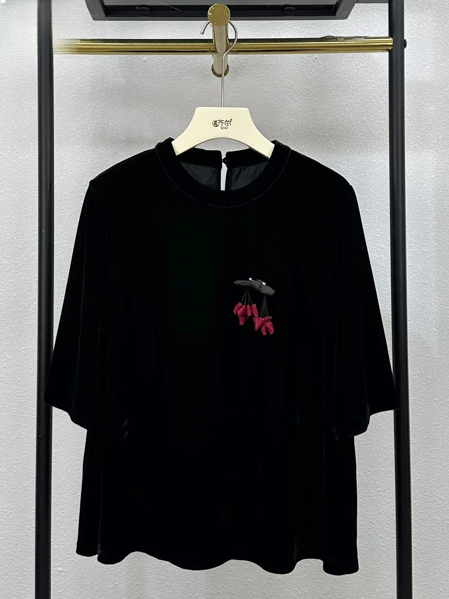 

Ele Velvet ort Sve irt Women's Loose Fit Faionable Decorative Flower Design Autumn New Arrival Lady's irt