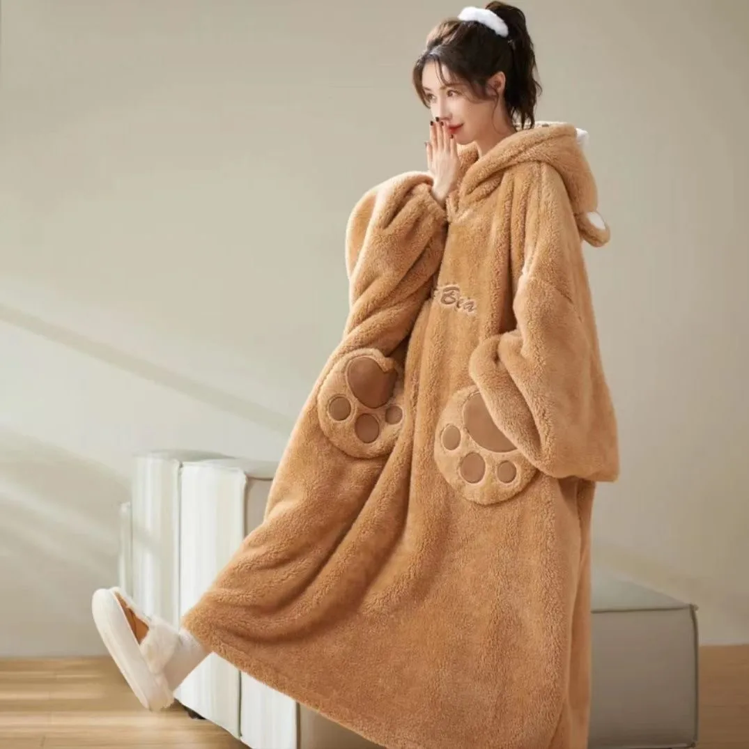 ชุดนอนคู่รักผ้าฟลีซสำหรับฤดูใบไม้ร่วงและฤดูหนาว เสื้อคลุมมีฮู้ด ชุดนอนยาวหนา อุ่นสบาย ไซส์ใหญ่ ชุดลำลองหลวมๆ