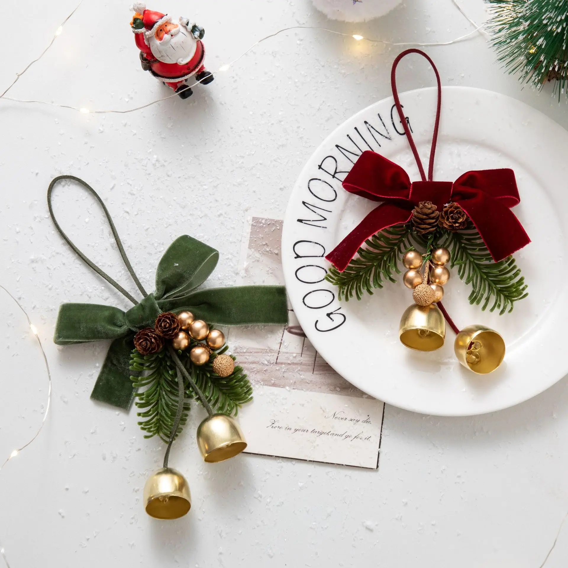 Christmas Bell Wreath Keychain Christmas Tree Ornament Festival Holiday Bag Charm Xmas Family Gift for Men Women Friends Car