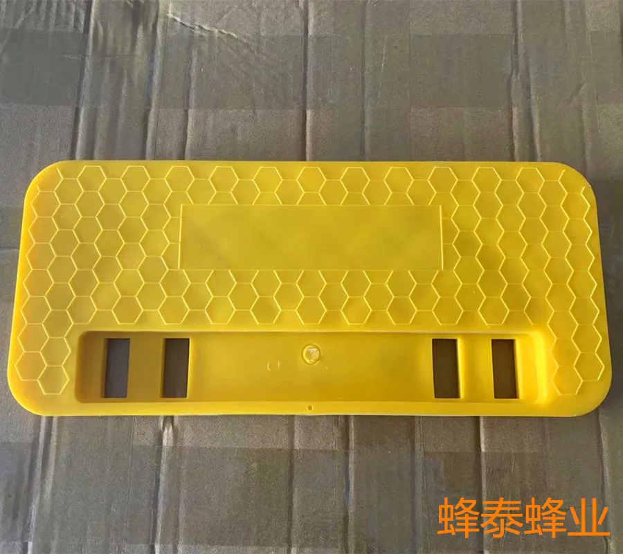 Plastic nest frame scraper nest frame shelf wholesale nest spleen scraper rack beekeeping appliance general type