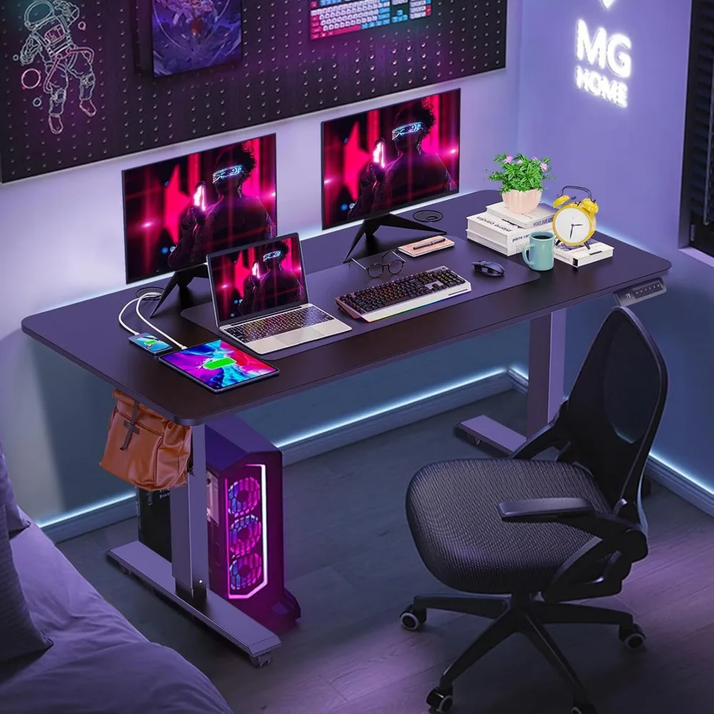 大型63x24インチ電動昇降式デスク、高さ調節可能、ロック可能なホイール、デュアルビームフレームオフィス用マウスパッド付き