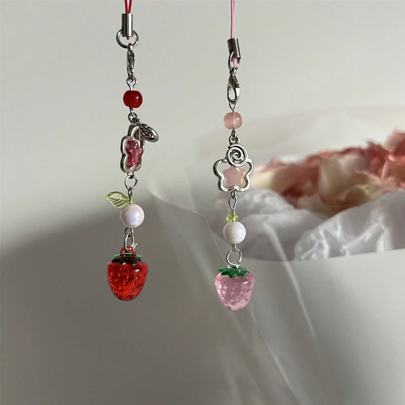 Lightweight Sweet Cute Strawberry Keychain Cellphone Charm Lanyard Lovely Fruits Bag Chain for Girls Aesthetic Jewelry Props
