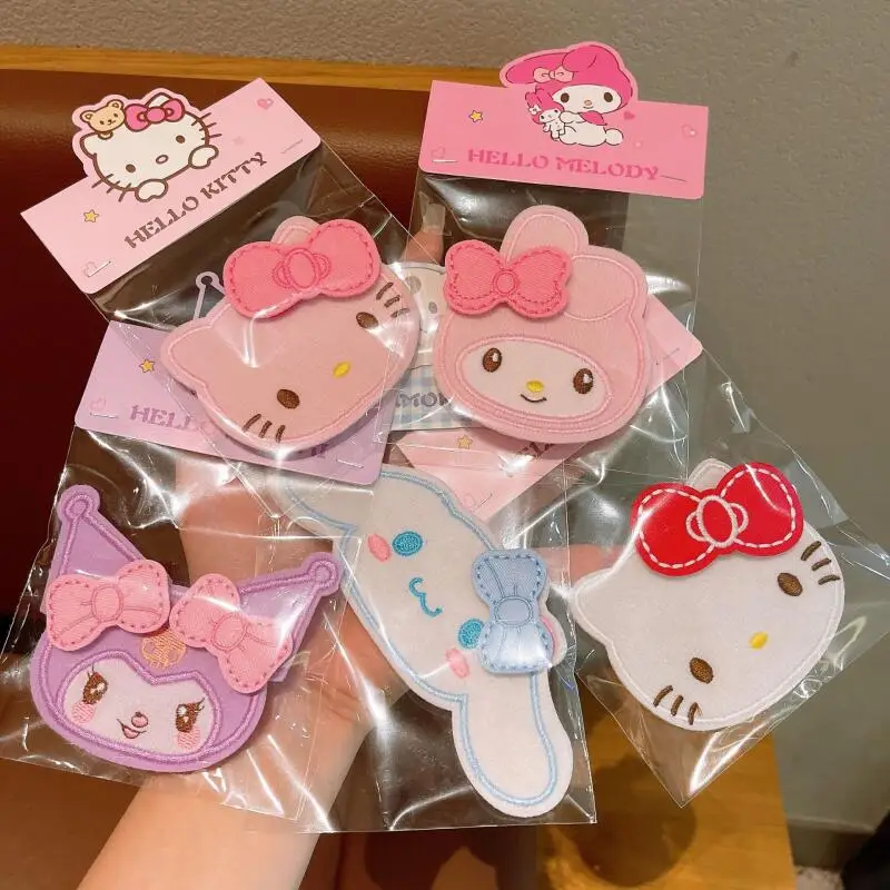 

Kawaii Sanrio Kuromi Hello Kitty на липучке, милая милая вышивка Cinnamoroll, универсальная челка, головной убор с боковой клипсой, подарок на день рождения для девочек