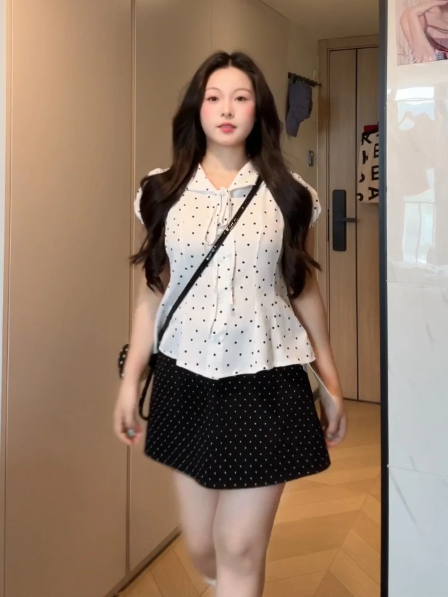 

Sweet Korean Style Polka Dot V-Neck Bubble Sleeve Shirt Women's Knot Waist Cinching Slimming Top plus Size