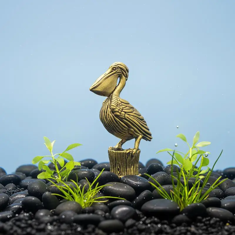 Retro Brass Pelican Bird Figurine Solid Metal Animal Statue Mini Desktop Ornament for Bedroom Desk Decor Art Collection