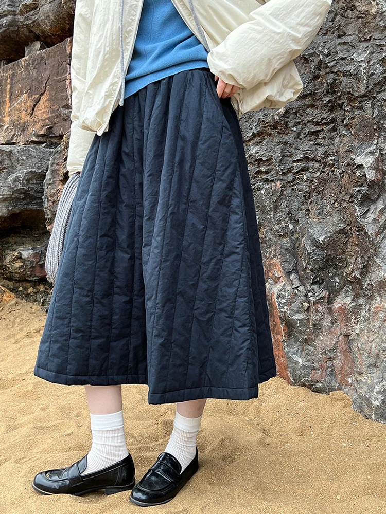 [EAM] High Elastic Waist Navy Cotton-padded Keep Warm A-line Half-body Skirt Women Fashion Tide New Autumn Winter 2025 1DH8194