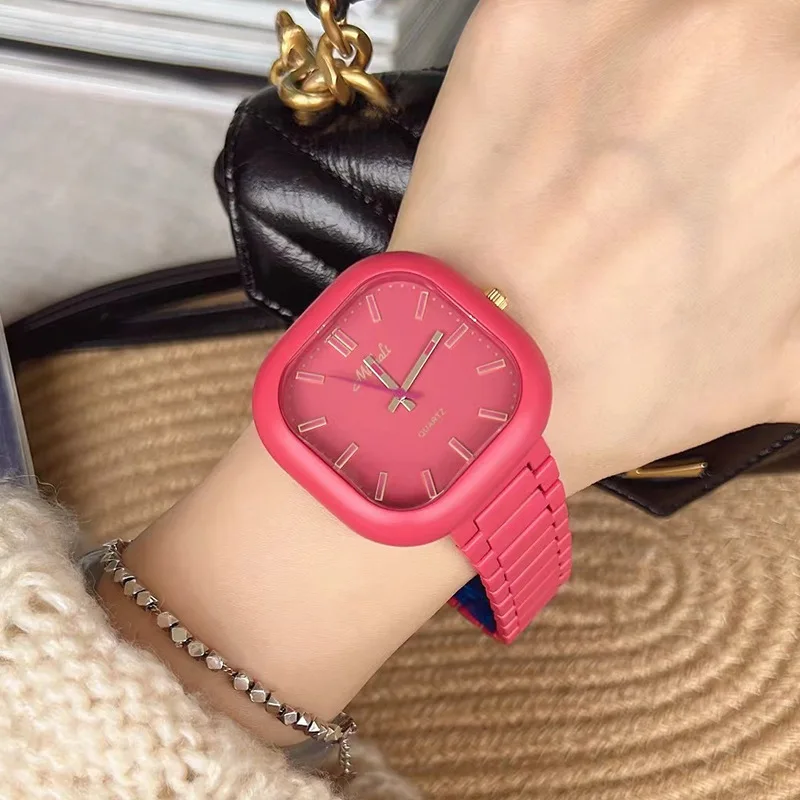 

Женские часы со стальным ремешком ярких цветов дофаминовые с большим циферблатом и квадратным женским часам