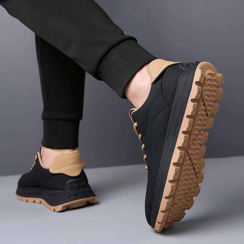 

Men's Casual Shoes with Breathable Fly-ribbed Soft Sole Lace-up Design New Style Large Size Suitable for Outdoor Activities