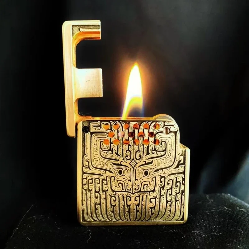 Handmate Small Patterns Antique Kerosene Lighter Old School Beast Pattern Brass Hollowed Out Collectable Cigarette Lighters