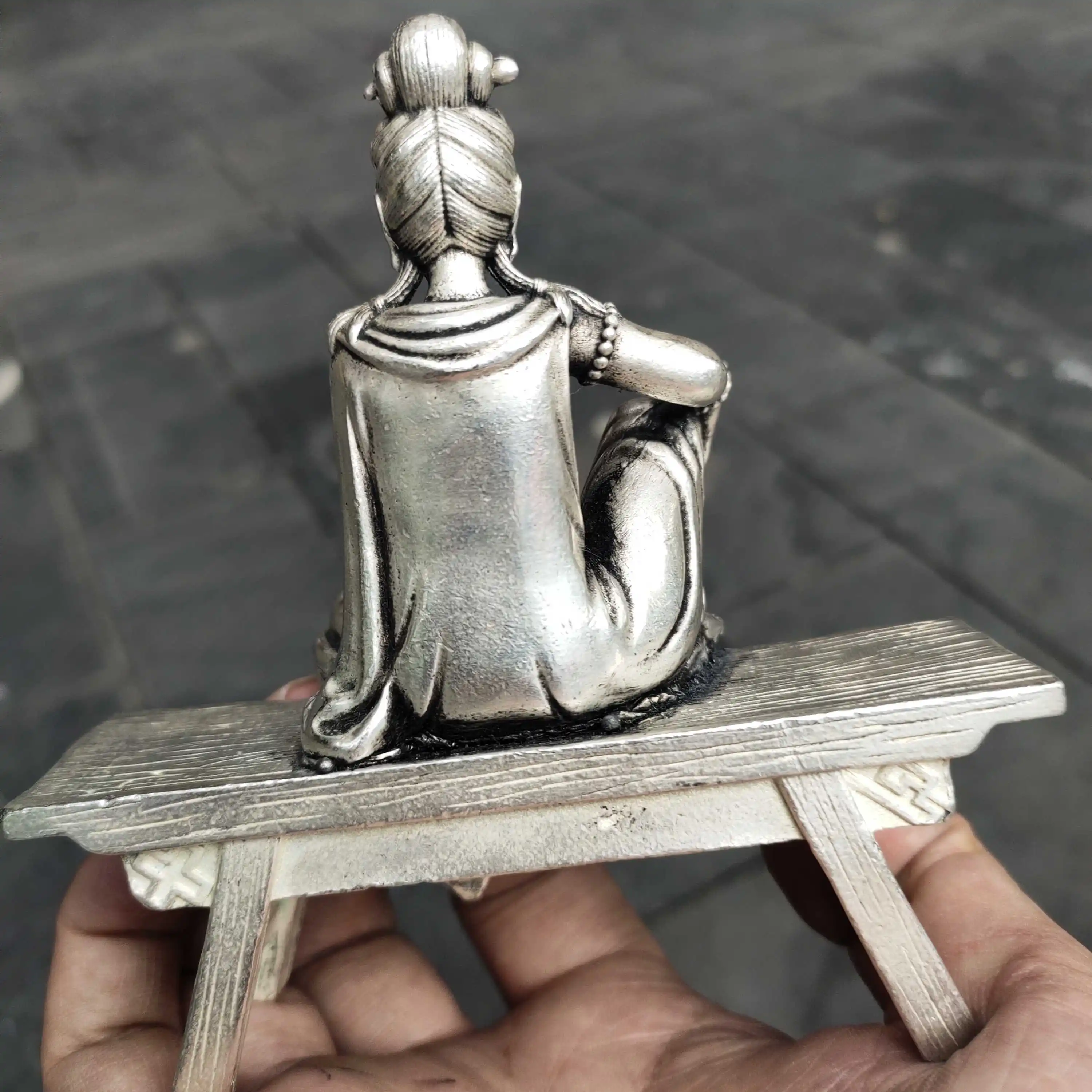 Home furnishing technology of Guanyin Buddha statue on silver-plated bench