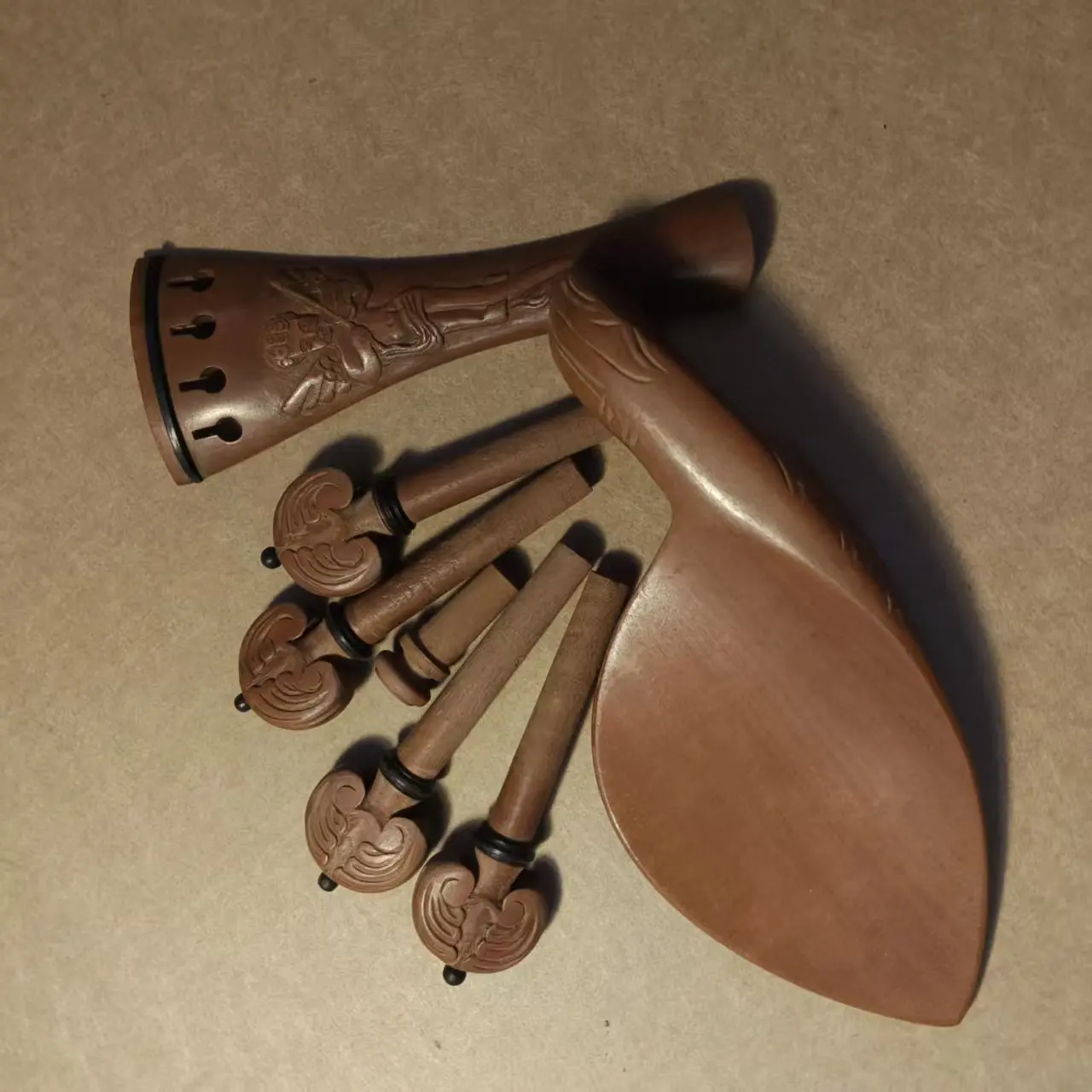 1 Set Jujube Wood Violin Parts 4/4 With 4 Carved Pegs and 1 Tailpiece 1 Chin Rest 1 End Pin - view 6