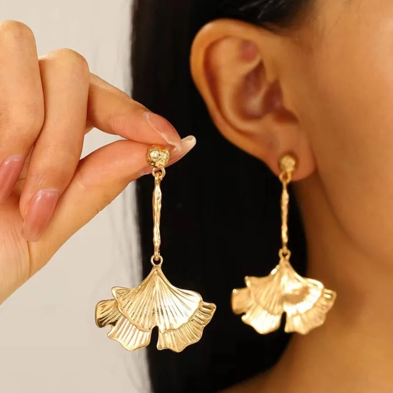 

French retro ginkgo leaf eardrop with elegant temperament and long tassel earrings