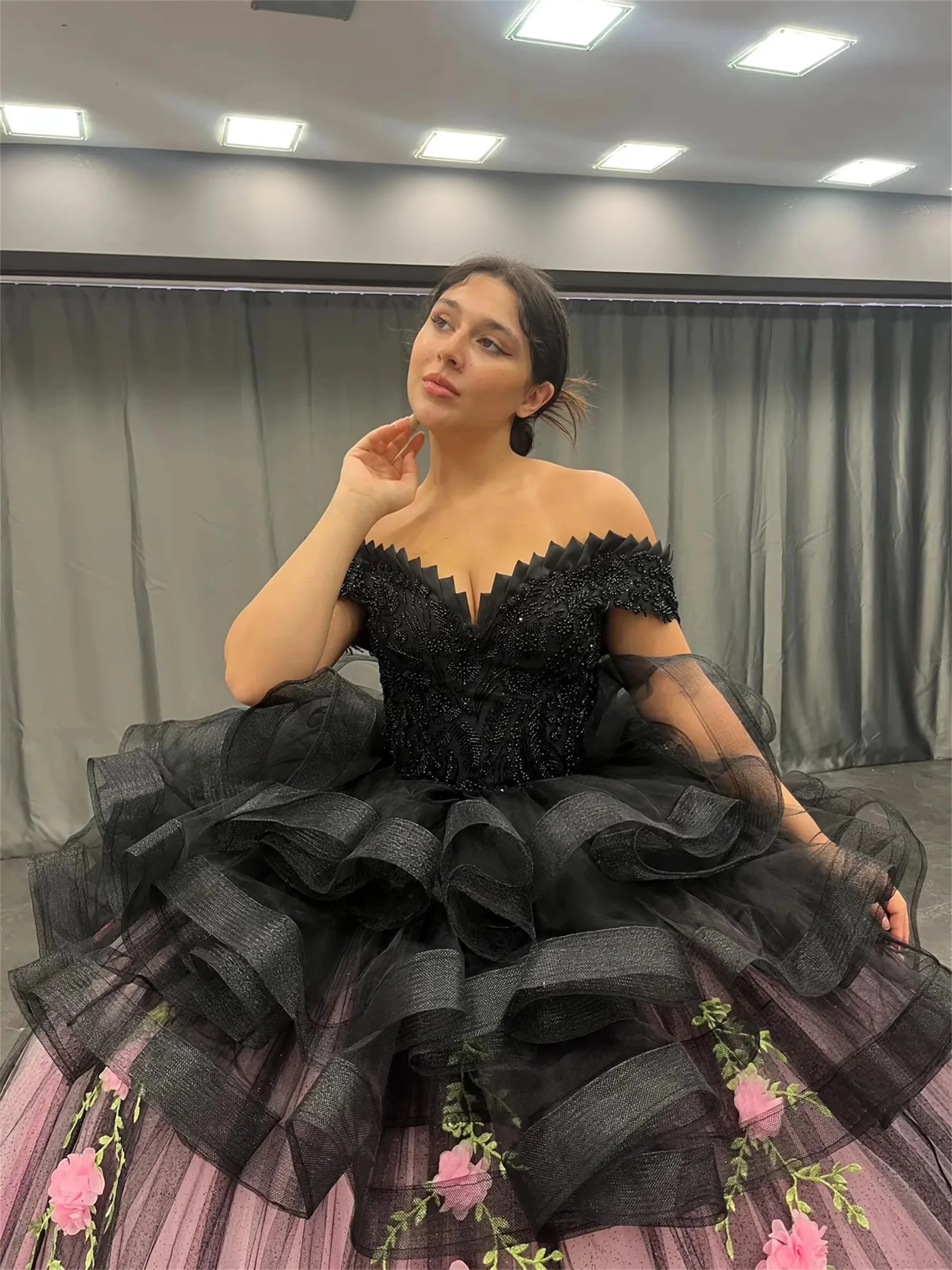 Pink Black Charro Quinceanera Dresses Ball Gown Off The Shoulder Appliques Beaded Mexican Sweet 16 Dresses 15 Anos Customized