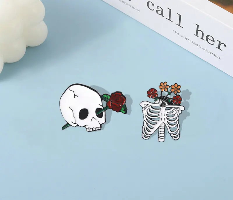 Death Love Enamel Pin Skeleton Rib cage Rose Flower badge brooch Lapel pin Shirt bag Collar Halloween Jewelry Gift for Friends