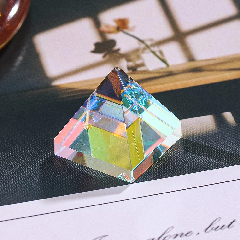Przegubka optyczna kryształowa piramida 2 cm rozdzielacz widma światła trójkątna szklana nauka fizyka nauczanie tęcza dekoracja rekwizyt