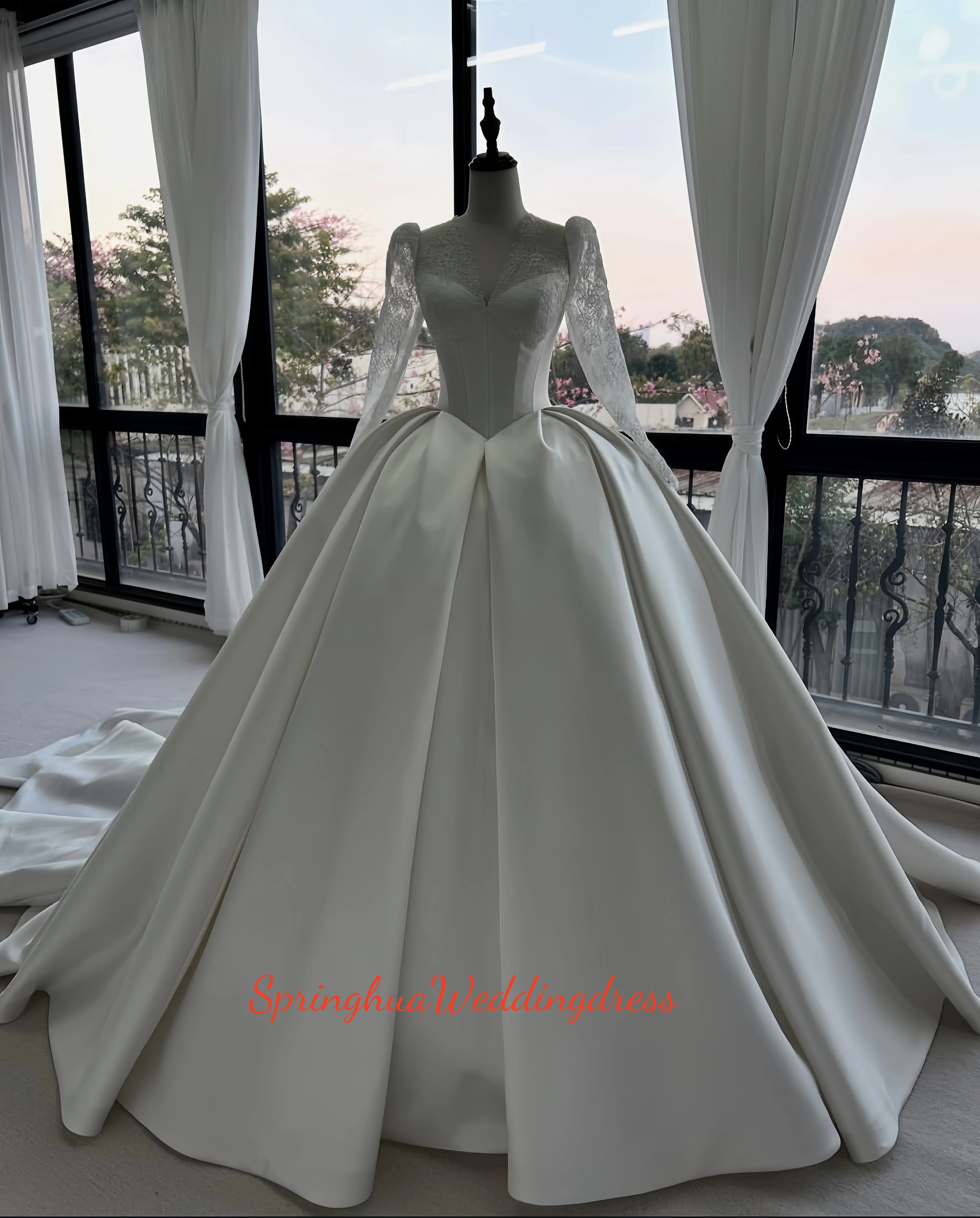 

Custom-made simple satin V-neck lace patchwork ball dress, long-sleeved wedding dress, bridal dress, fo