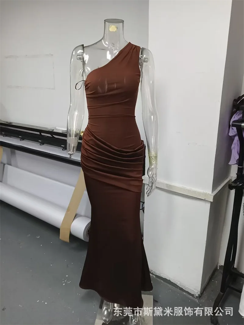 Vestido de fiesta marrón, vestido de fiesta de sirena sin mangas con un hombro Sexy, vestido de noche Formal de satén con volantes para invitados de boda y cumpleaños