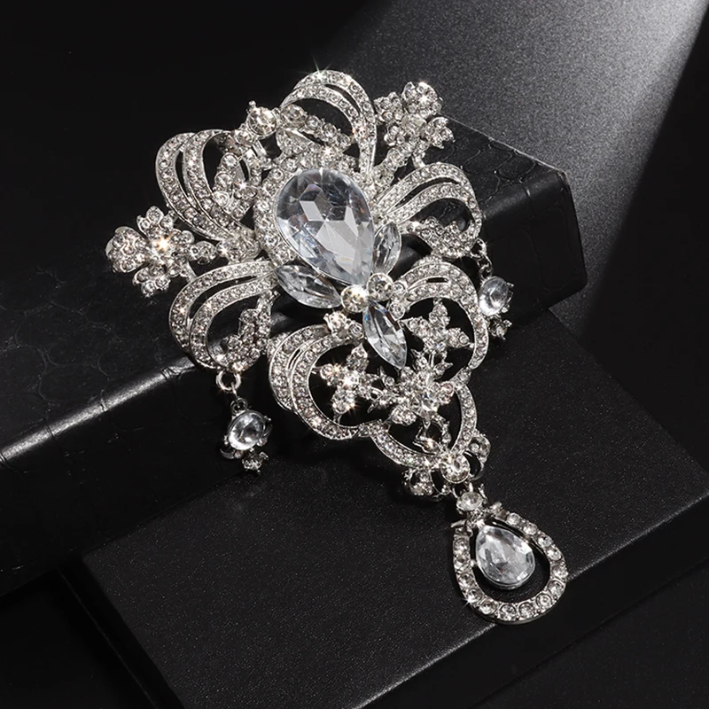 Elegant and Exquisite White Crystal Water Drop Shiny Zircon Brooch for Women Luxury Banquet Evening Dress Brooch Jewelry Gift