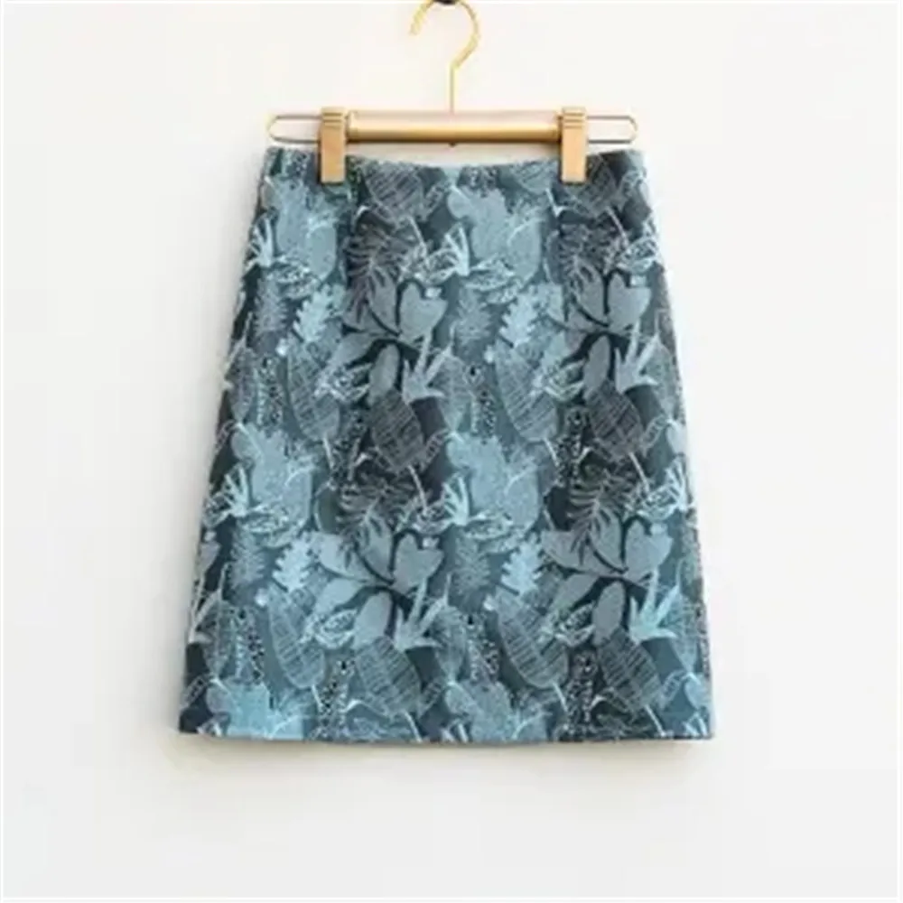 2024 Autumn Design Sense Niche A-Line Skirt High Waisted Light Mature One Step Mid Length Retro Hip Wrap Skirt Jacquard Skirt