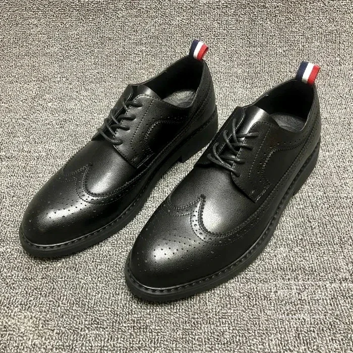 Classic British Gentleman Leather Shoes Carved Floral Brogue Casual Back Tag Shoe Fast Delivery Quality Top Layer Cowhide