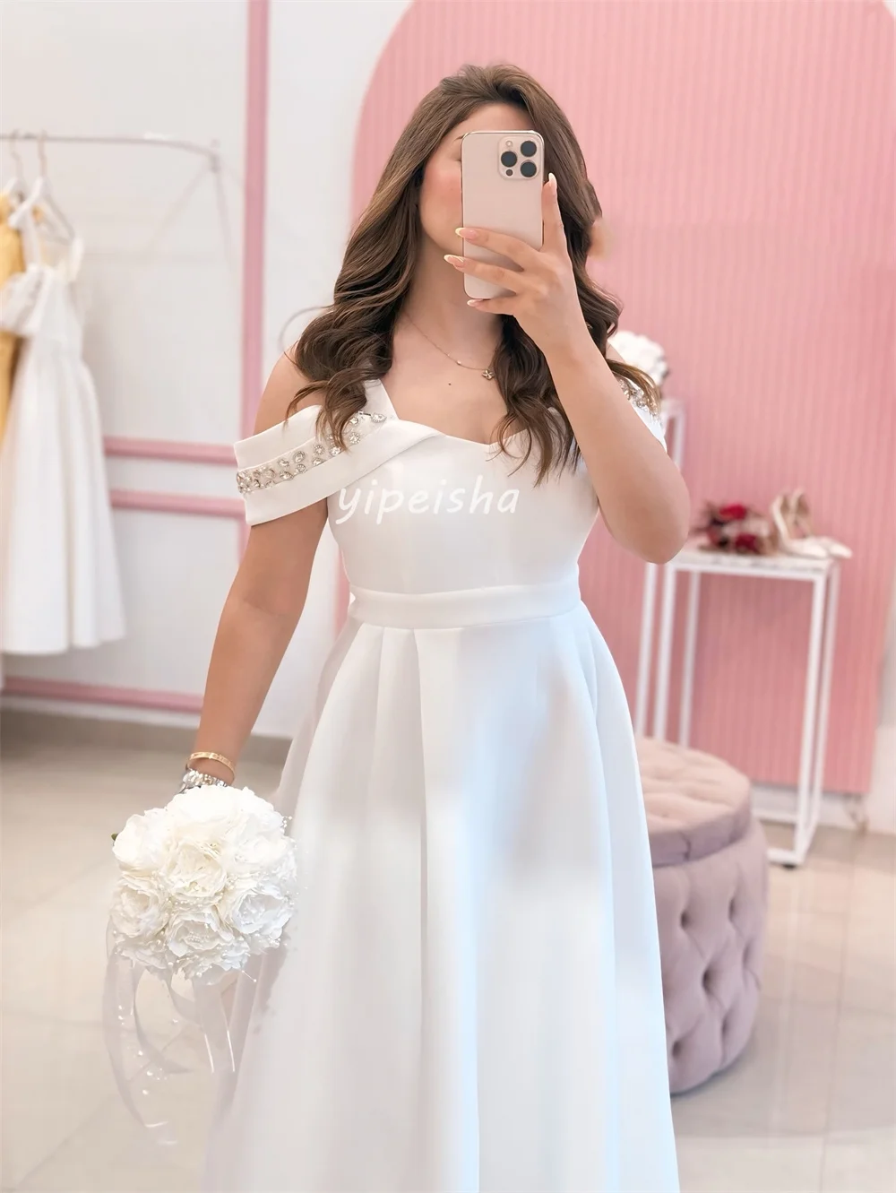 Maßgeschneiderte, formelle, passende Jersey-Strasssteine, A-Linie, schulterfreie Midi-Kleider, maßgeschneiderte Anlasskleider, moderner Stil, Mode