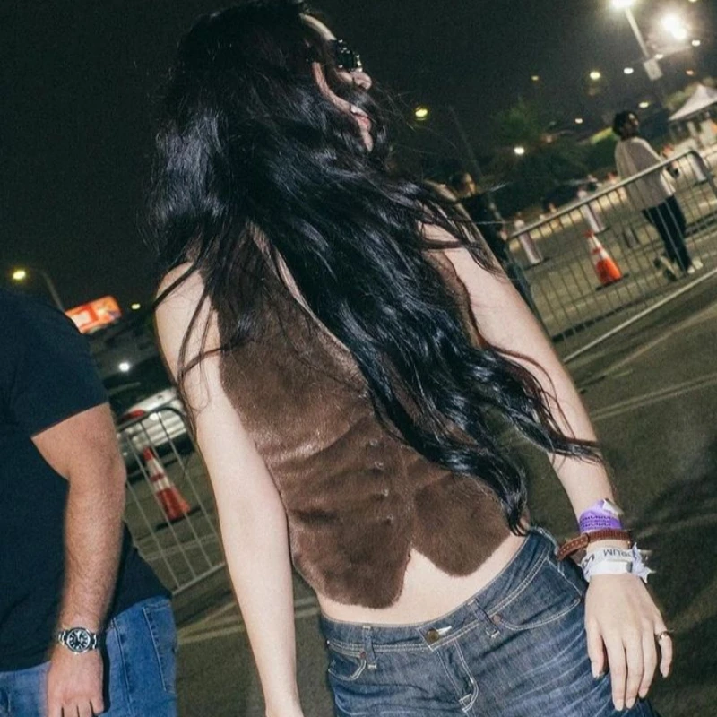 제니의 같은 스타일 미국 복고풍 매운 소녀 스타일 다크 브라운 여성 조끼 가을 매운 소녀 트렌드 슬림 핏 록 펑크 탑