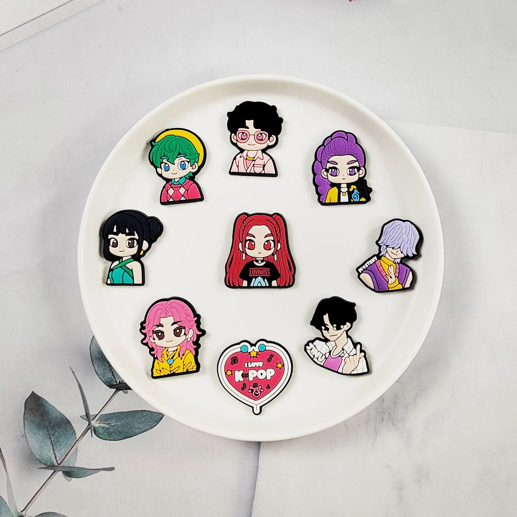 شعبية الكرتون K-POP شيطان الصيادين الكلاسيكية تسد الأحذية سحر الأحذية الزينة معصمه صالح حزب الحاضر إكسسوارات الأحذية