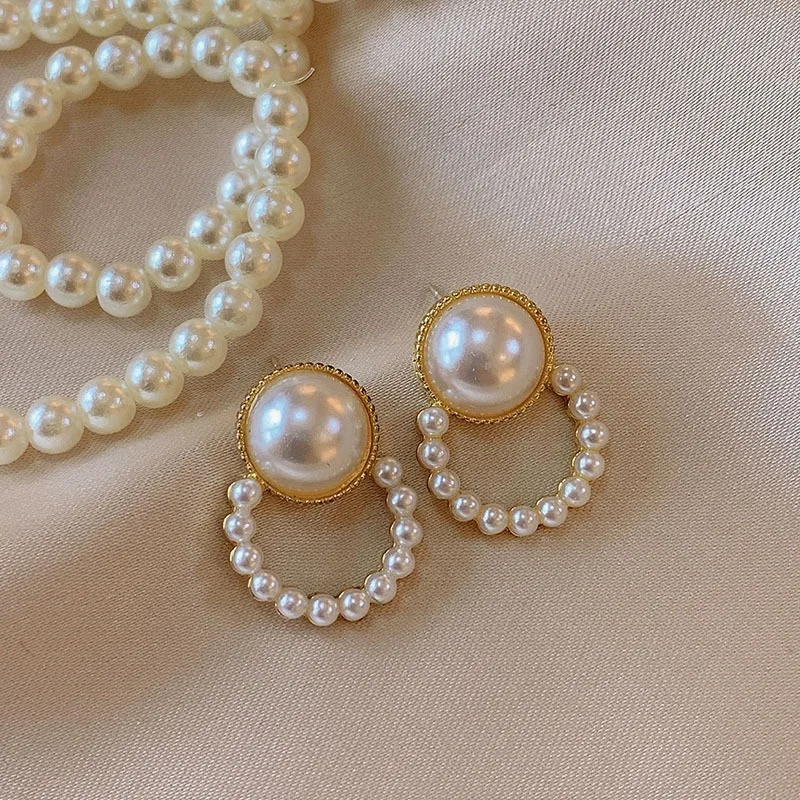 Luxury quality jewelry CC Style Pearl Earrings Vintage Earrings Wholesale modern women's earrings 2024