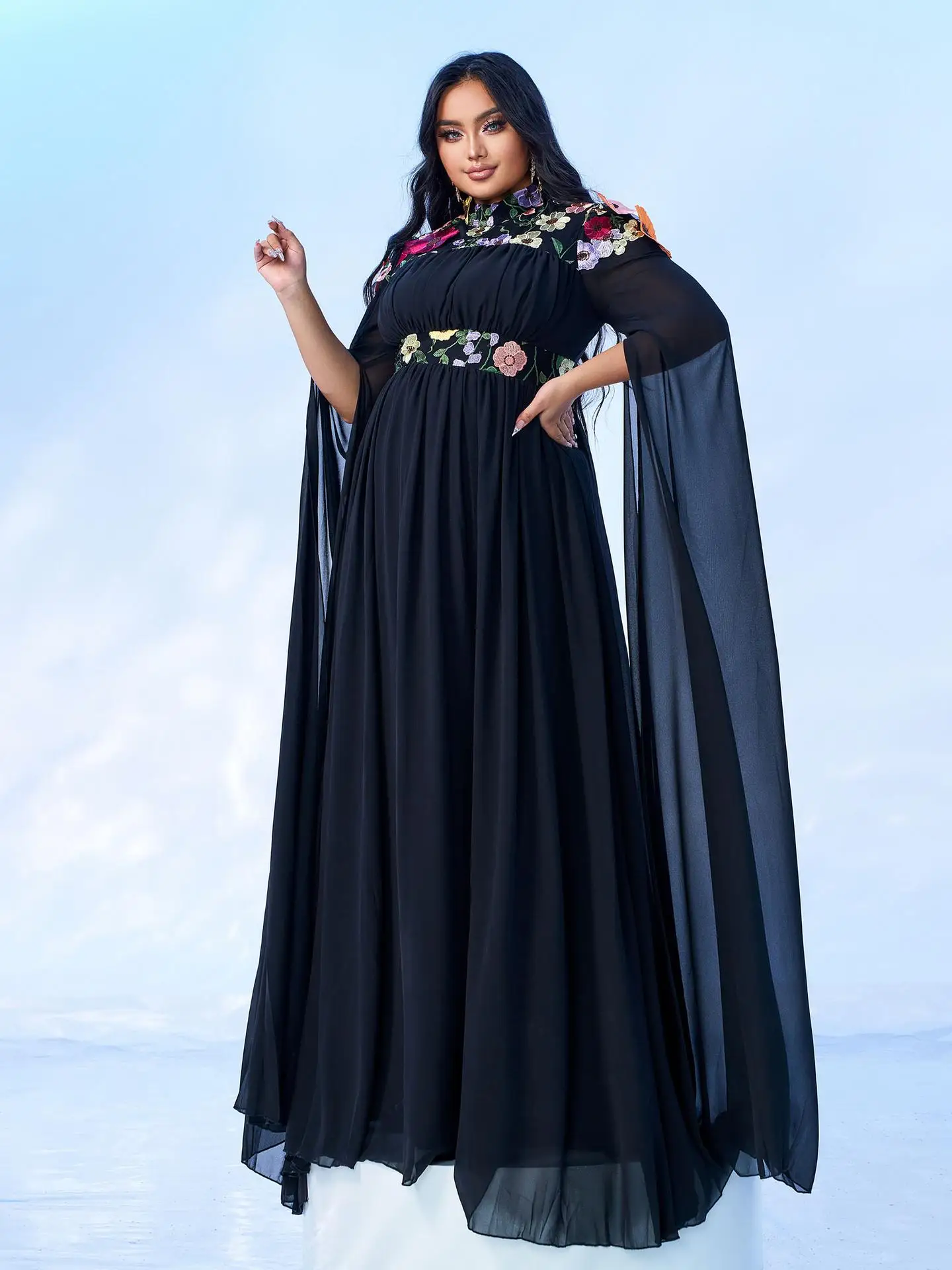 Abendkleid in Übergröße, lang, Sve, rund, Ne Dr mit Verzierungen für Damen in Übergröße, Sommer, Neuankömmling, 00 % Triacetat...