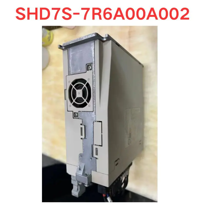 Used OEM disassembled parts SHD7S-7R6A00A002 Servo driver Functional test OK