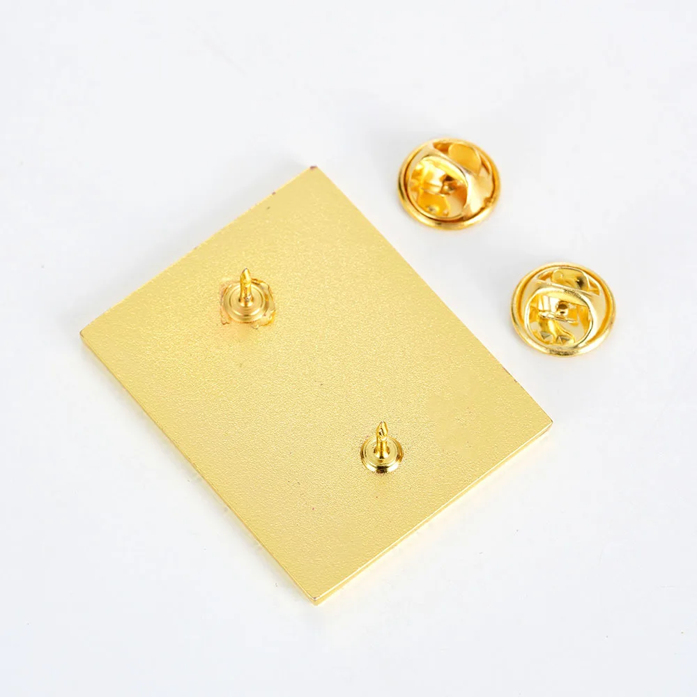 الكرتون الفن الكنيسة الرجال النساء بروش للملابس لطيف لينة المينا دبوس شارات التلبيب دبابيس لحقيبة الظهر مجوهرات الزينة