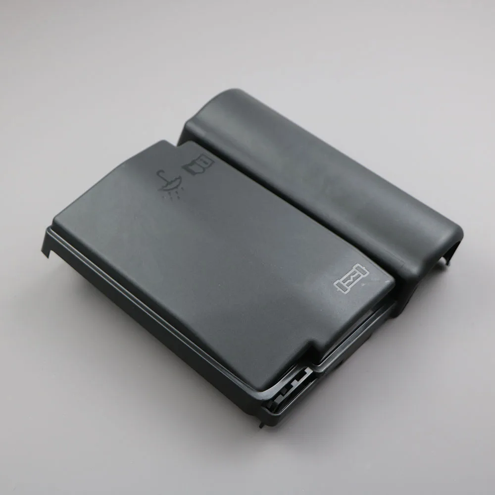 

Genuine Fuse Box Relay Protection Cover 5C0937132A For VW Jetta Passat B7 Beetle 5C0 937 132 A