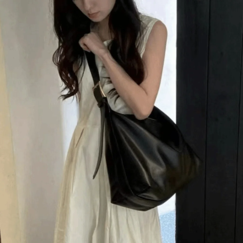 

Casual Waterproof PU Shoulder Bag Large Capacity Zipper Fitness Training Bag Soft Solid Color Sports Crossbody Bag Gym