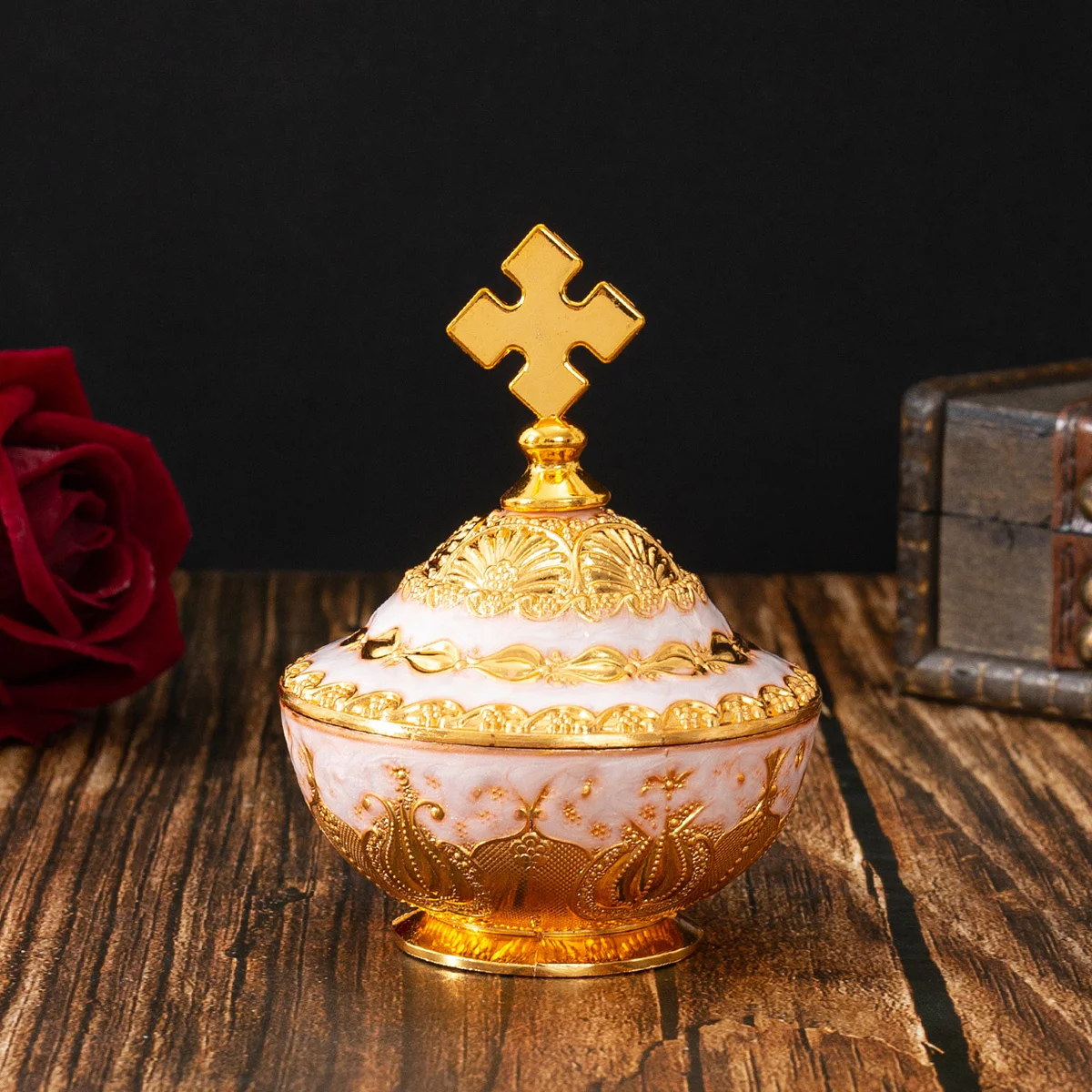 European retro hotel zinc alloy high-end storage dried fruit household sugar bowl luxury metal hand-painted colorful lidded cand