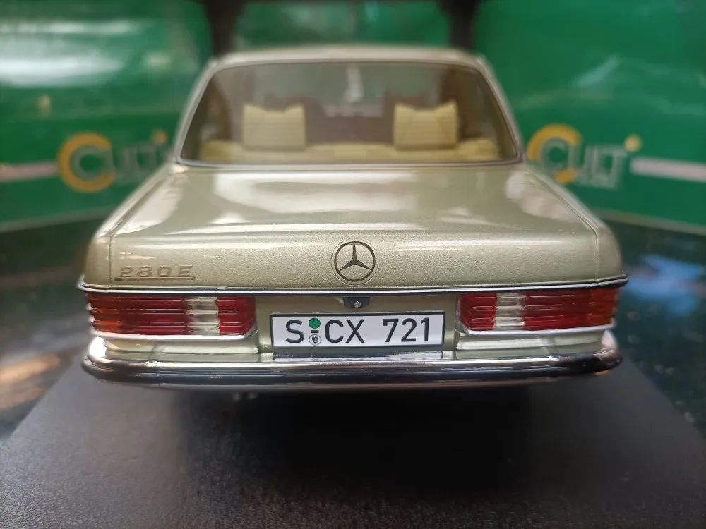 Cult 1:18 For 280E W123 1976 Classic Cars Limited Edition Resin Metal Static Car Model Toy Gift