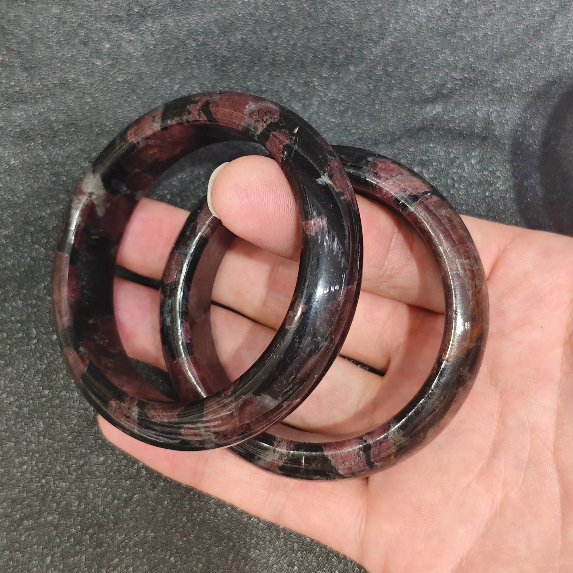 Natural Garnet Bangle Bracelet Gemstone Smooth Bangle Wine Red Crystal Matrix Jewelry Present Accessories Supply 1 Piece