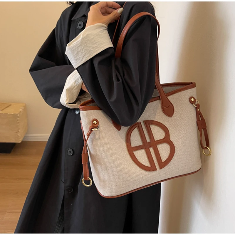 Luxury Fashion Leisure Large-capacity Bag Casual Hundred Underarm Tote Bag Retro Hollow Design Shoulder Straw Bag Bucket Bags