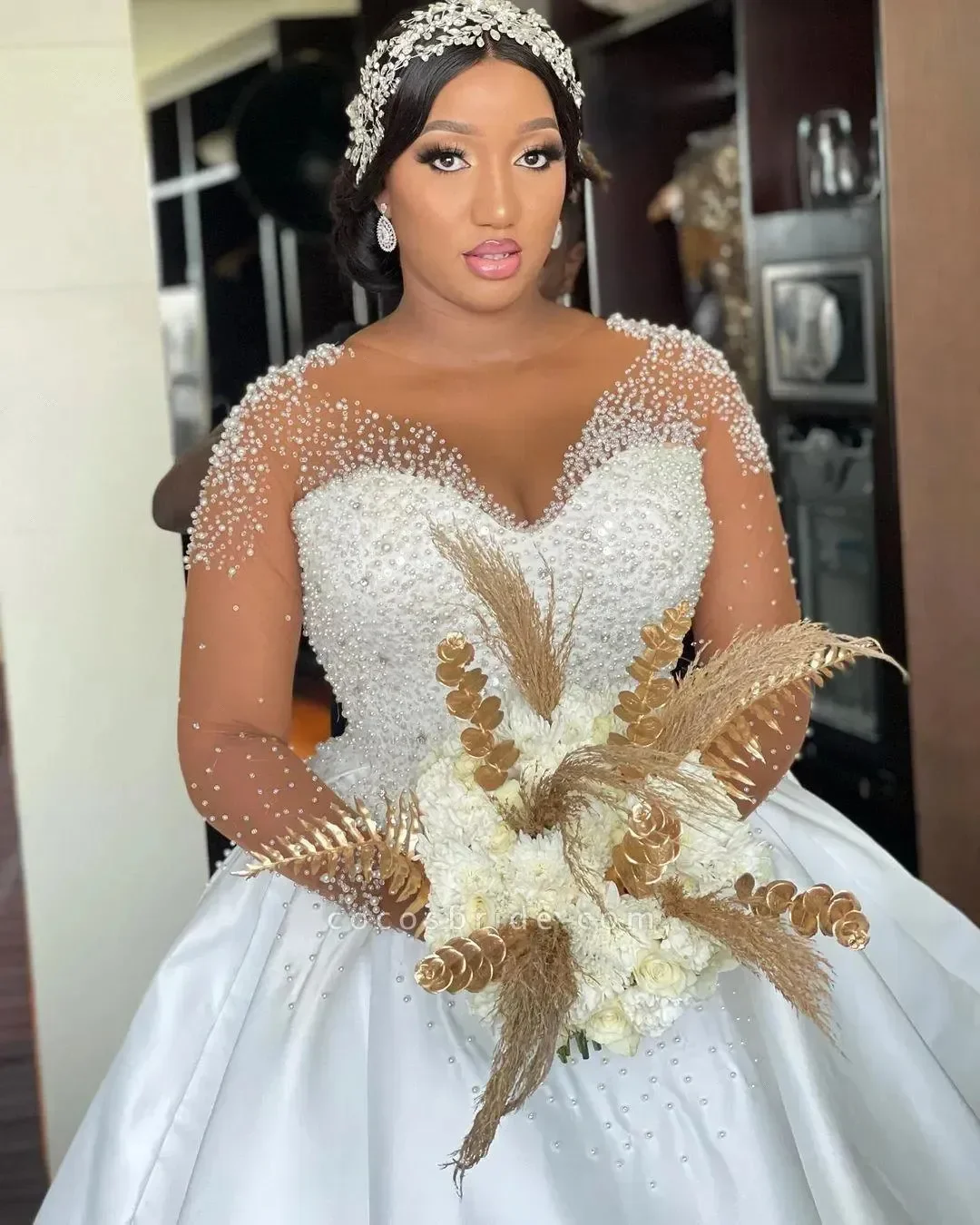 

Customized Arabic Plus Size Wedding Dresses Sheer Long Sleeves Beads Pearls Brdial Gowns Illusion Jewel Neck Beading